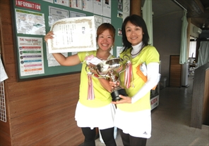 ノービス優勝　高辻さん・小宮さん