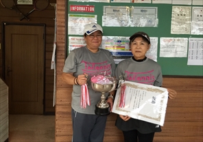 ノービス優勝　大和田野さん・原田さん